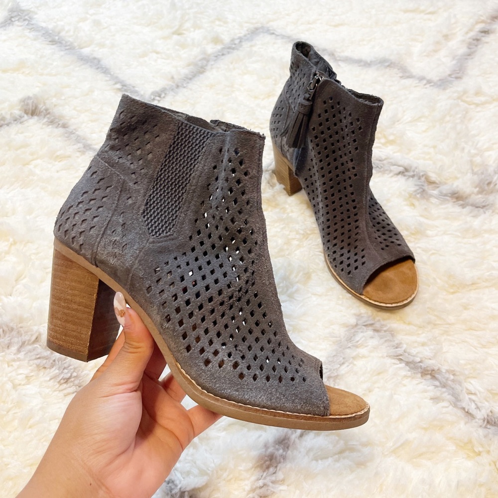 Toms Booties Ankle Boots Gray Suede Eyelet Shoes Open toe size 7.5
